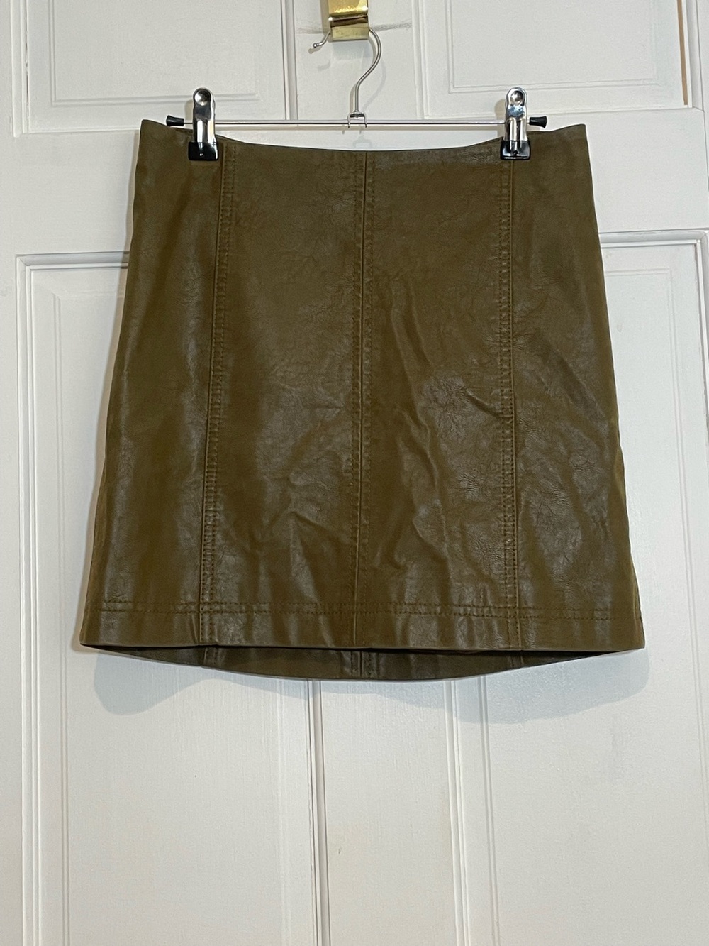 Free People Olive Green Faux Leather Mini Skirt Women’s Size 4 Vegan Leather